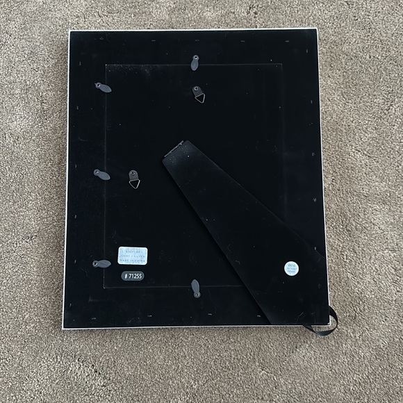 Beautiful 8 x 10 frame - ivory/white washed and silver finish - Picture 5 of 6